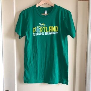 10 Barrel Brewing Co. short sleeve crew neck graphic tee shirt